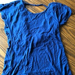 Blue t-shirt with low back